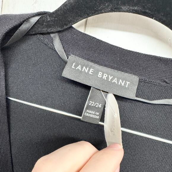 Lane Bryant Sweater Women Size 22/24 Wrap Tie Black Knotted Cardigan V-Front - Picture 2 of 5